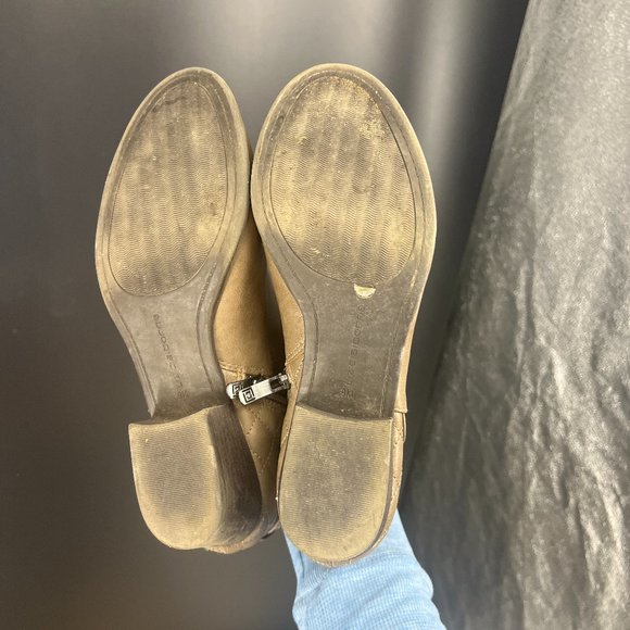 Liz Claiborne Posh Women's Dark Taupe Ankle Boots Size 9M - Picture 9 of 17